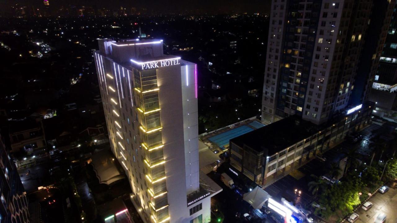 Park Hotel Cawang Джакарта Экстерьер фото
