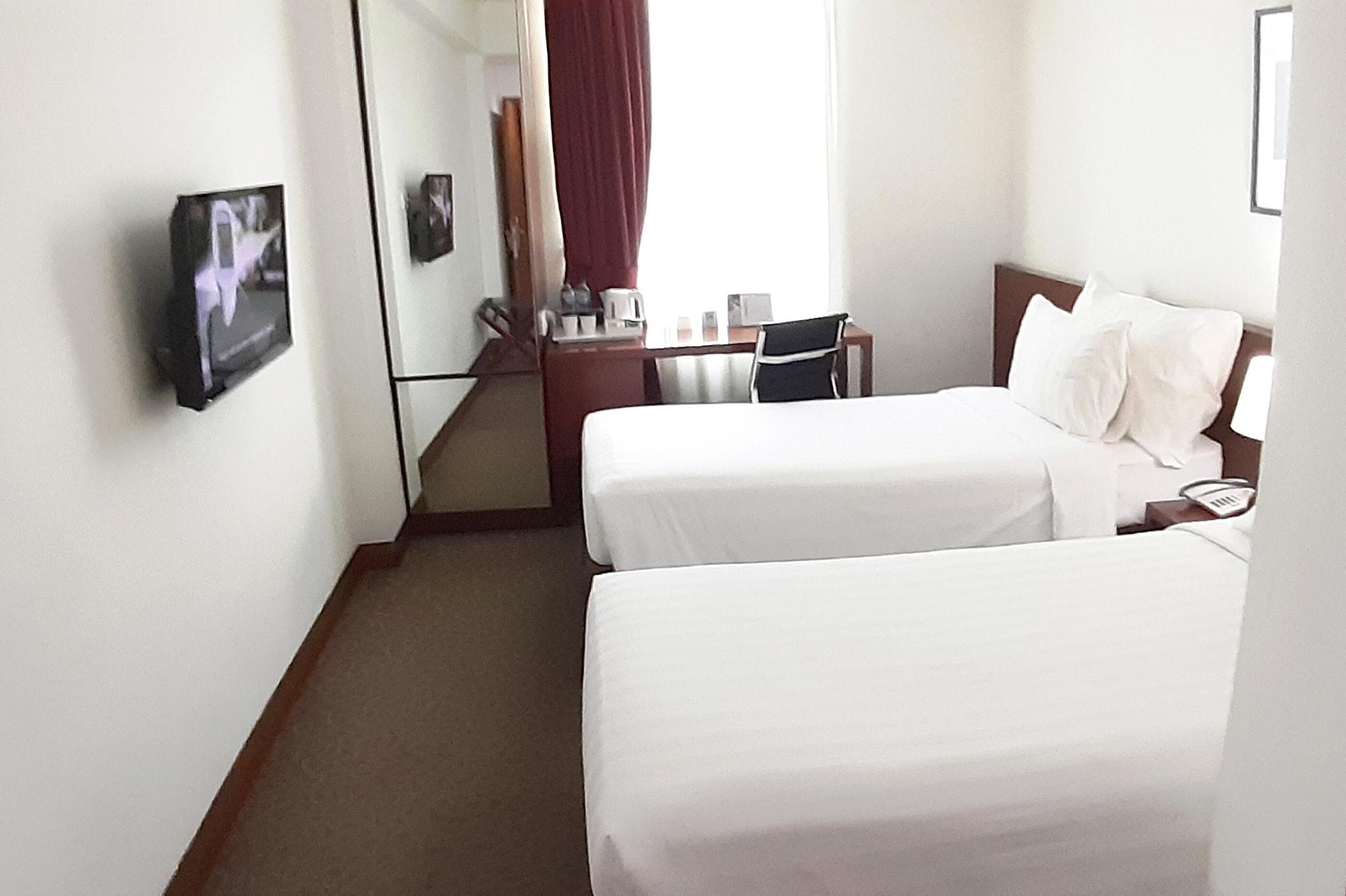Park Hotel Cawang Джакарта Экстерьер фото