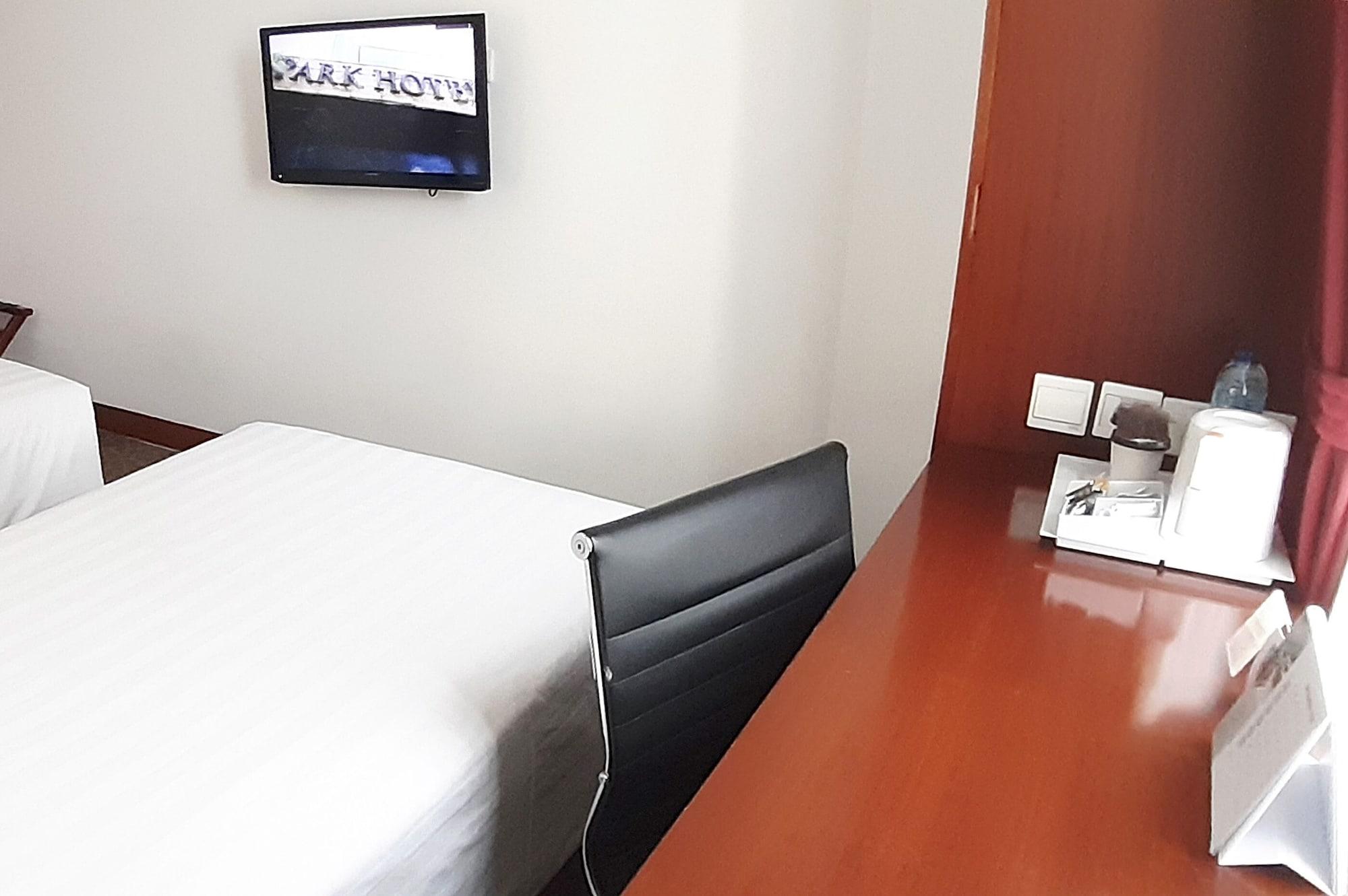 Park Hotel Cawang Джакарта Экстерьер фото