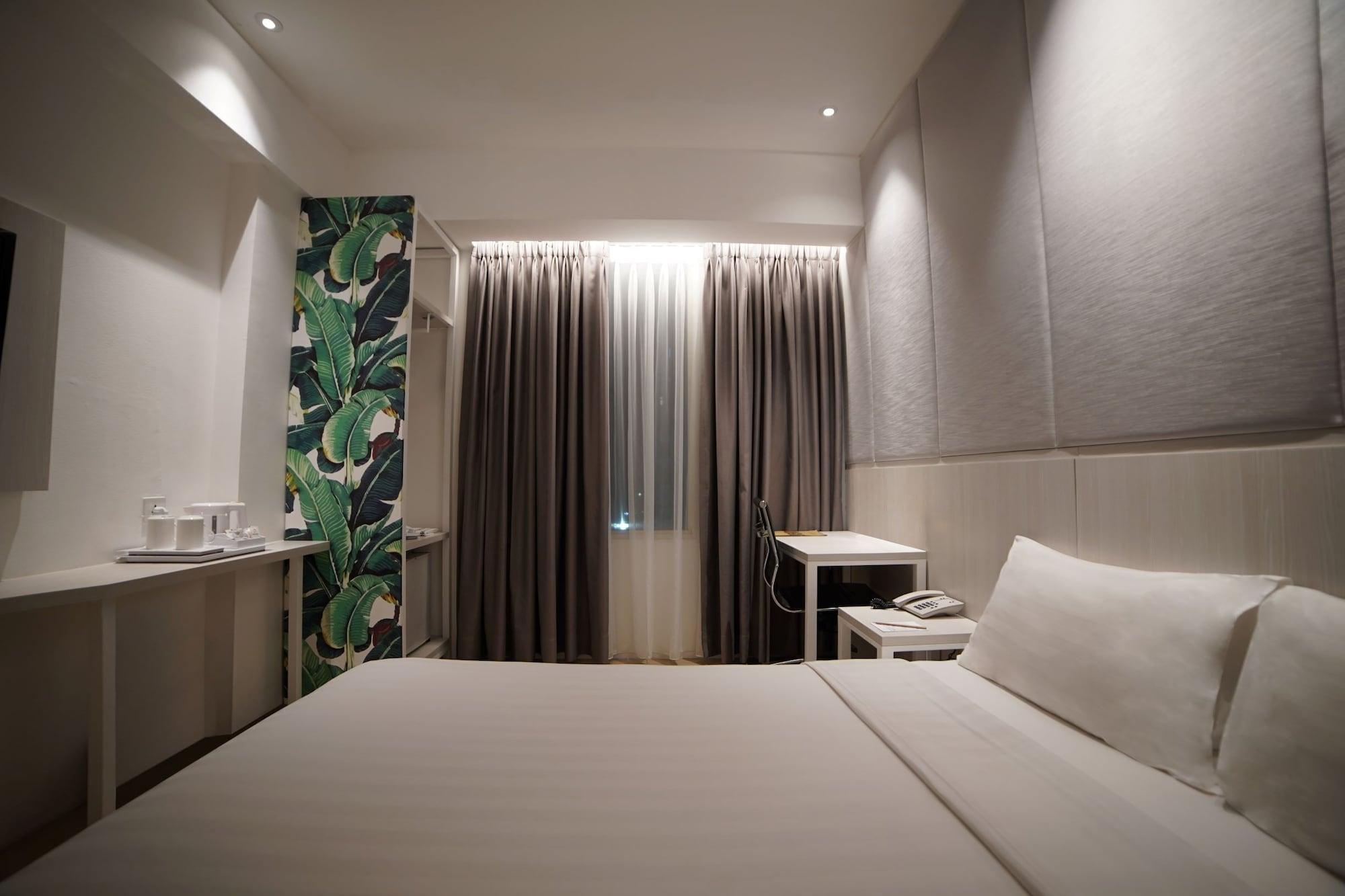 Park Hotel Cawang Джакарта Экстерьер фото