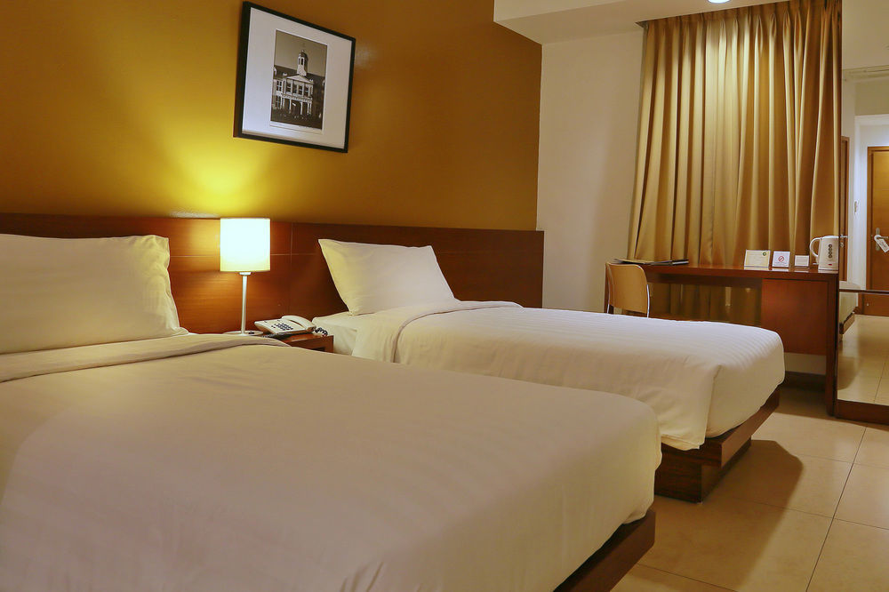 Park Hotel Cawang Джакарта Экстерьер фото