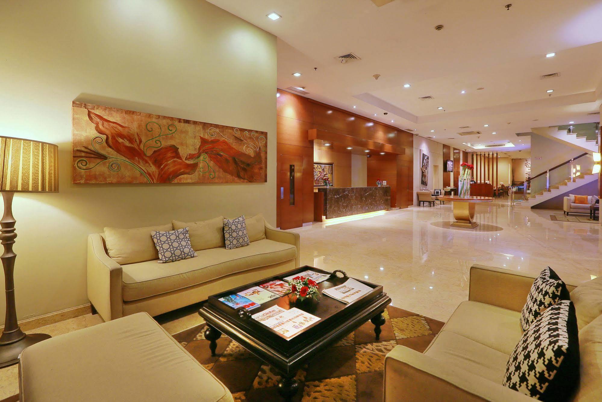 Park Hotel Cawang Джакарта Экстерьер фото