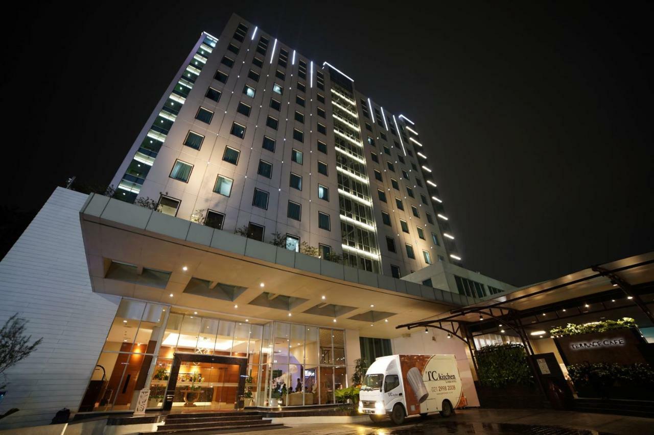 Park Hotel Cawang Джакарта Экстерьер фото