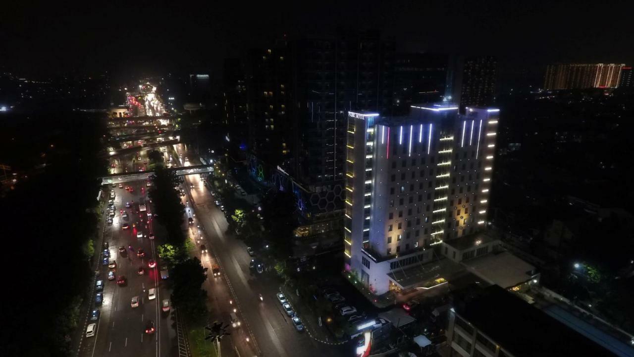 Park Hotel Cawang Джакарта Экстерьер фото